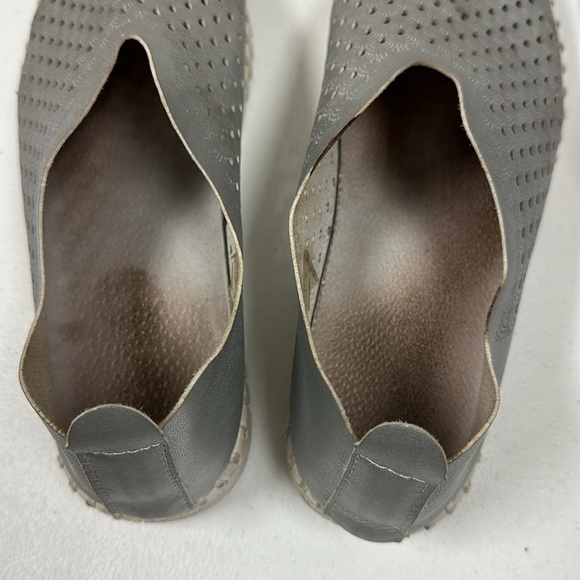 Ilse Jacobsen Tulip Perforated Slip-On
Sneaker Silver Size EU 39 - Picture 9 of 11